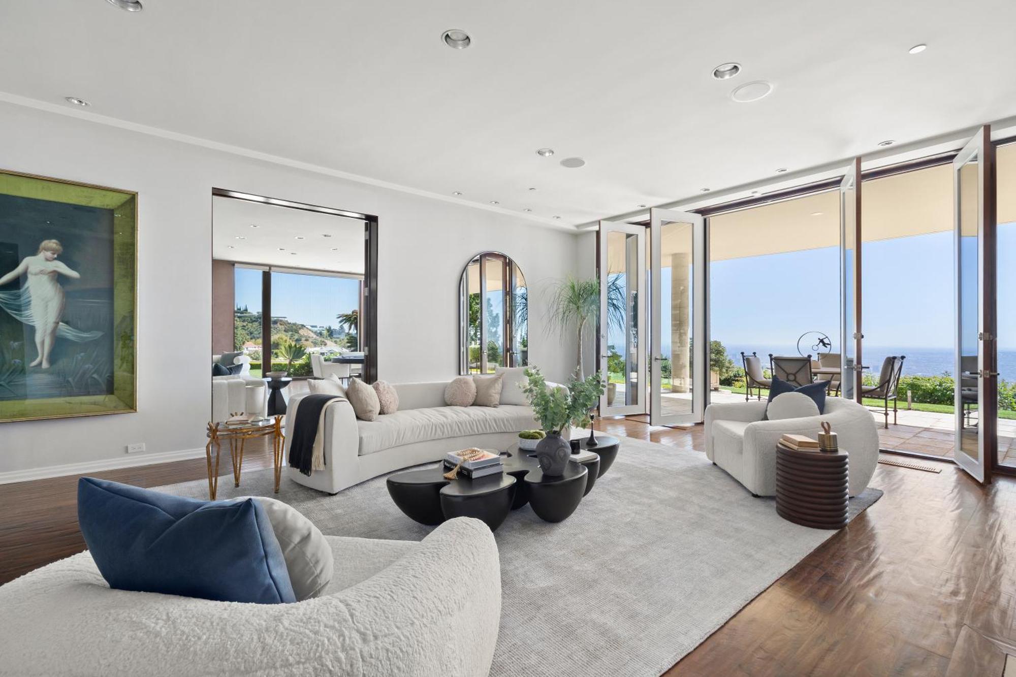 Trousdale Grand Villa Los Angeles Exterior photo