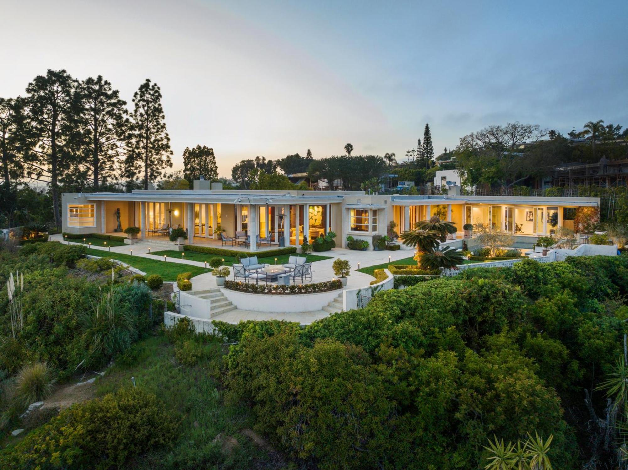 Trousdale Grand Villa Los Angeles Exterior photo
